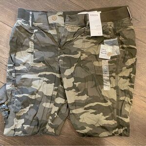 Sonoma Women’s Camouflage Cargo Pants